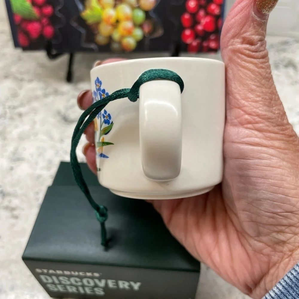 Sttarbucks Discovery Series ALASKA Graphic Mini Mug in Box. NWT in BOX. HTF, NWT - Picture 5 of 9